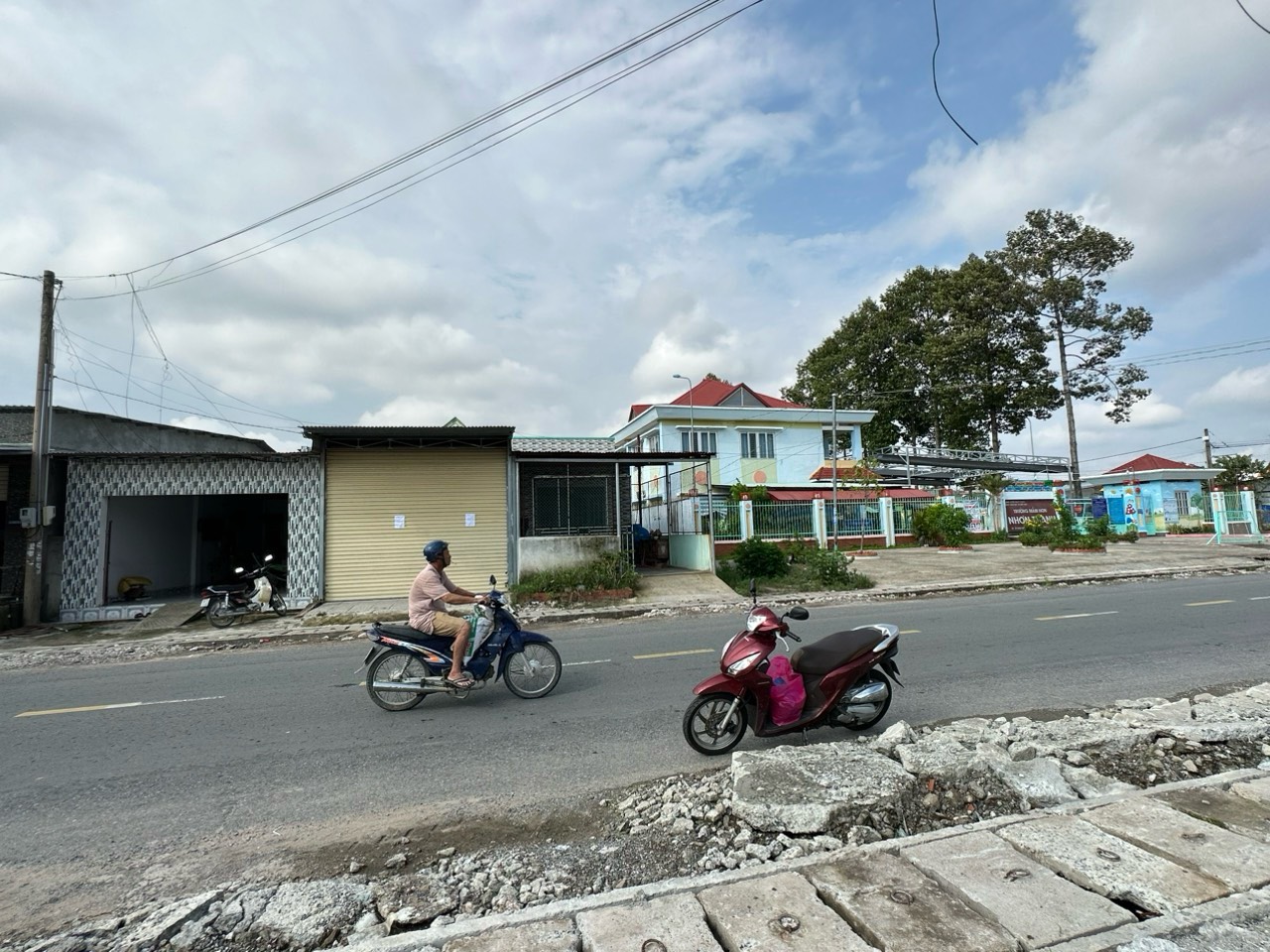 Bán nhà mặt tiền Hùng Vương, Vĩnh Thanh, Nhơn Trạch, vị trì kinh doanh, giao thông thuận tiện